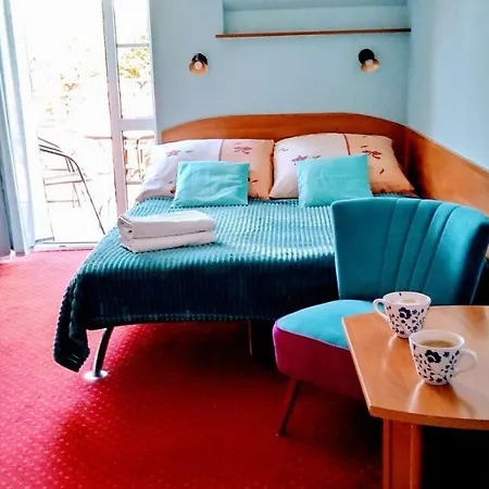 Aleksandra Kwatera prywatna *